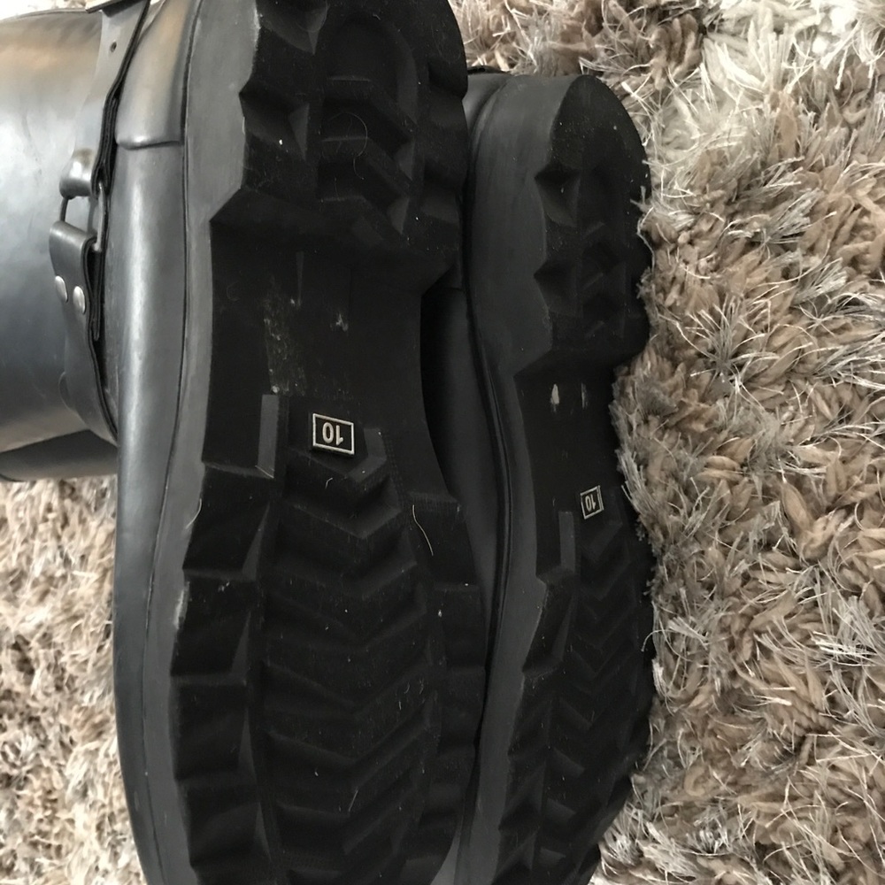 Super cool Rocker Rain Boots - Picture 2 of 7